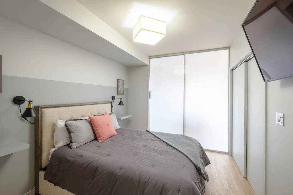 Clean 3rd Floor 1 Bedroom In Old Town China Town Apartment Victoria